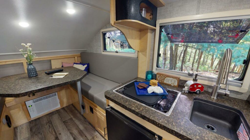 Micro-Max-Interior dine-Kitchen